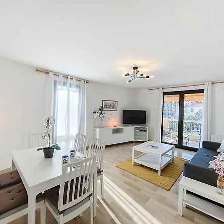 Appartamento Bright And Vast 1Br Balcony Parking Heart Of Town 1 Mn